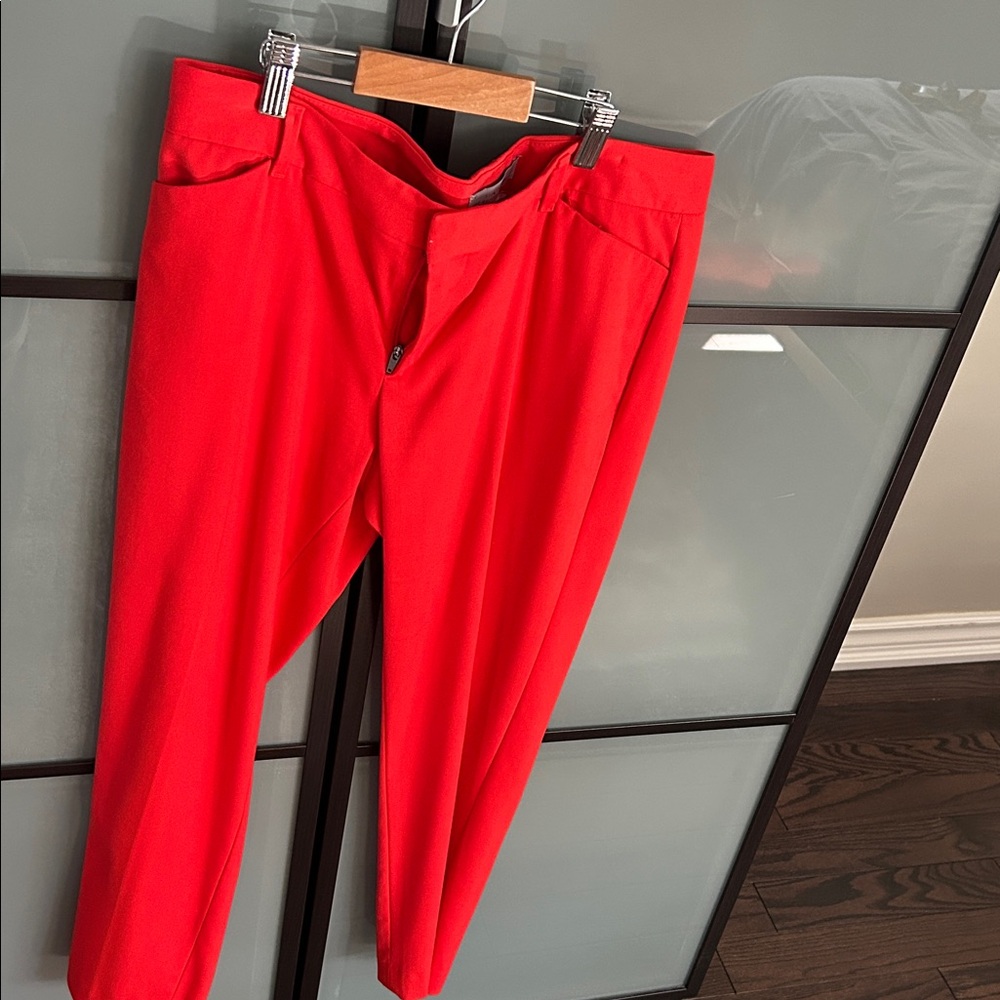 GAP Slim Cropped Pants - size 6